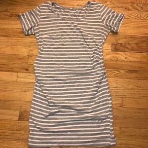 MUST GO! Grey and white maternity dress